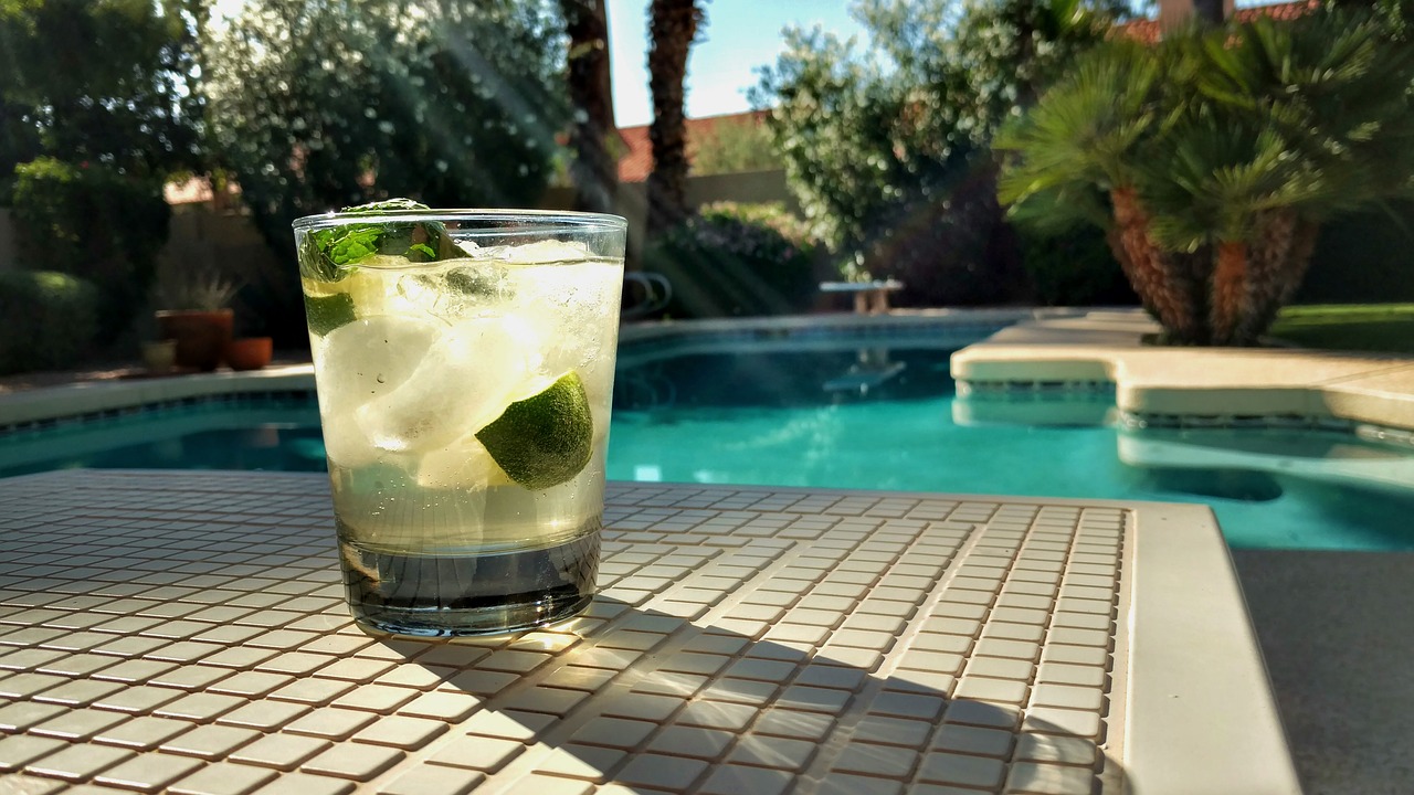 Les avantages d'une piscine extérieure enterrée